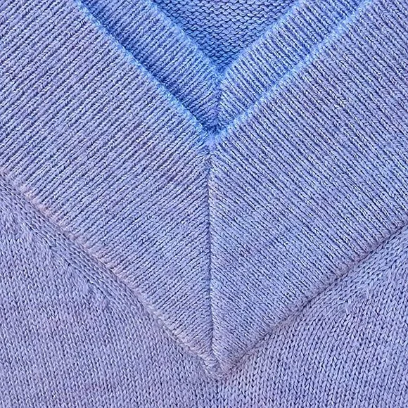 White House Black Market Size S Light Purple Lavender V Neck Sweater Top - Picture 4 of 8